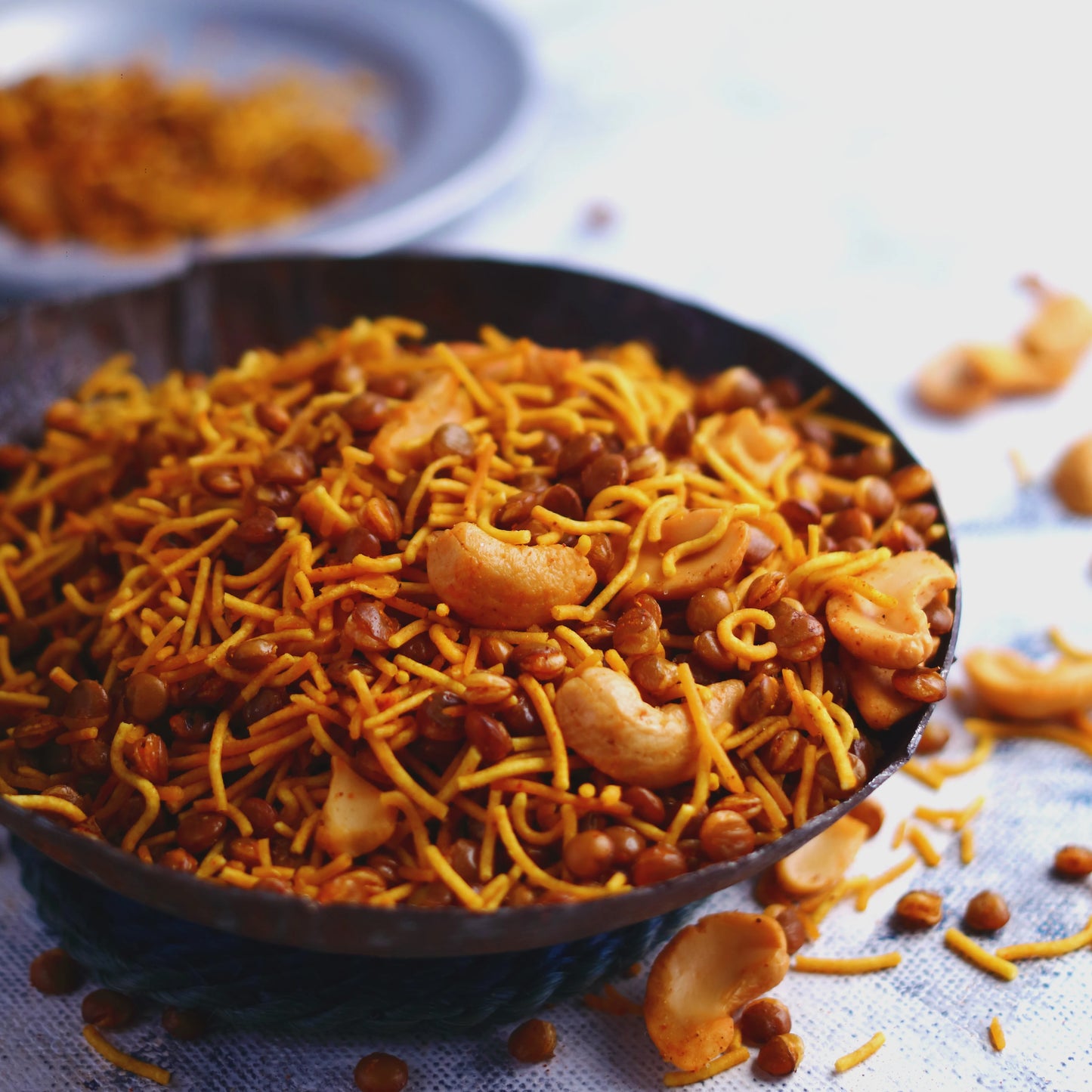 Premium Dal Moth Namkeen – Spicy & Crunchy Traditional Snack 400gm