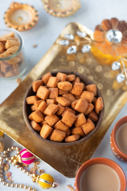 Traditional Crispy Shakarpara – Sweet & Crunchy Indian Snack 400gm
